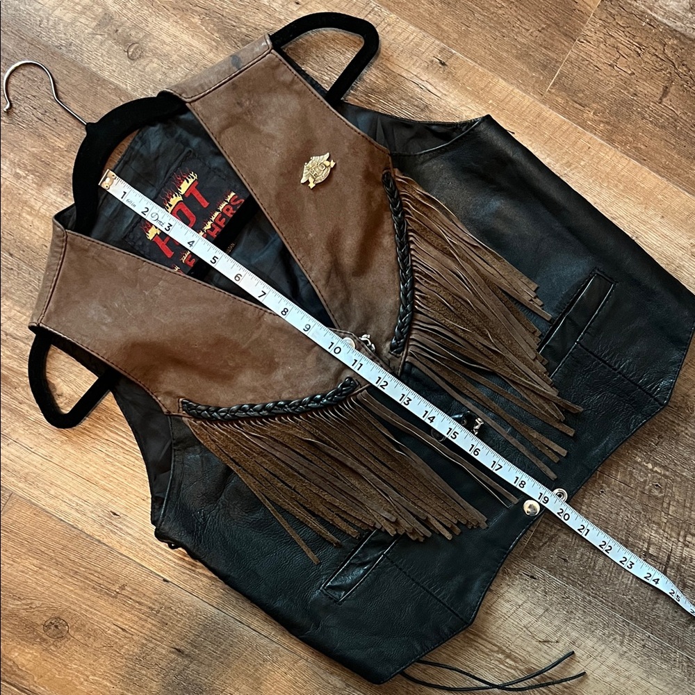 Western Leather Fringe Vest‎ - Picture 13 of 13
